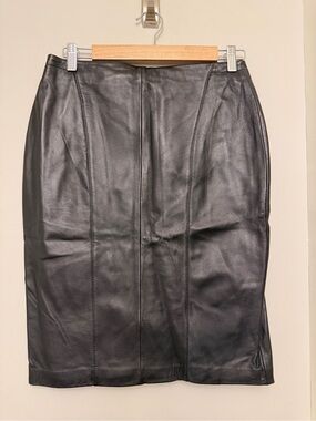 Danier Black Leather Pencil Skirt with zipper